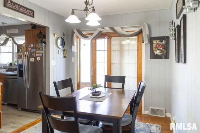 $190,000 | 1035 Lawrence Drive, Canton, IL 61520