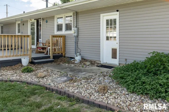 $190,000 | 1035 Lawrence Drive, Canton, IL 61520