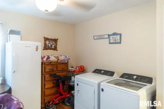 $190,000 | 1035 Lawrence Drive, Canton, IL 61520