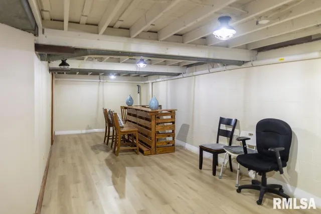 $190,000 | 1035 Lawrence Drive, Canton, IL 61520