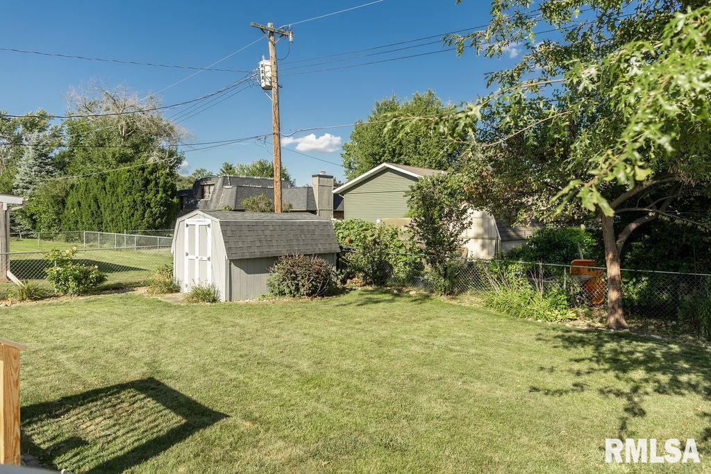 1035 Lawrence Drive Canton, IL 61520 - Photo 45 of 46