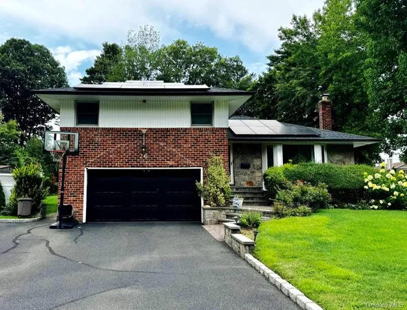 $5,999 | 26 Canterbury Road, Woodbury, NY 11797