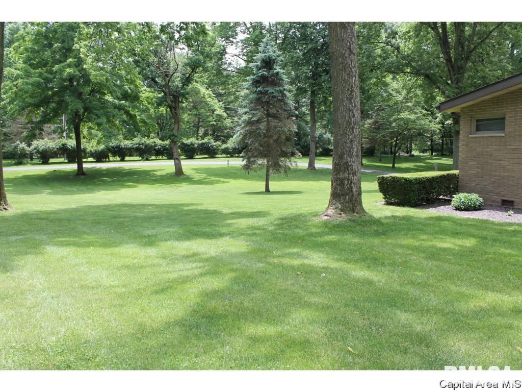 7723 Wildwood Acres Road Springfield, IL 62707 - Photo 3 of 36 Gallery Image 3
