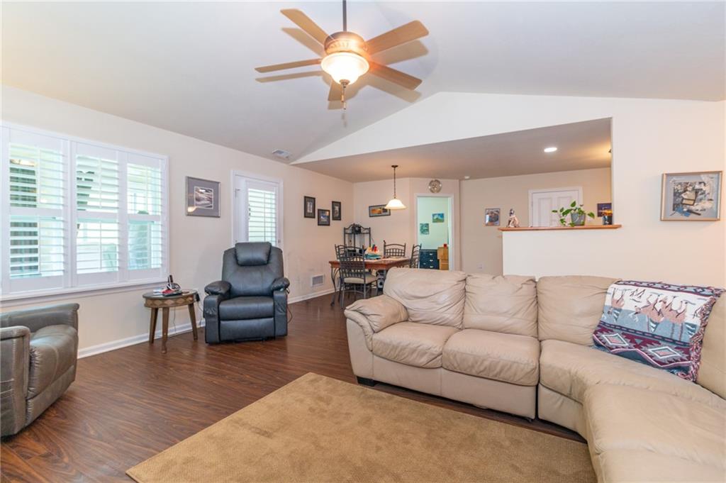 420 Chestnut Lane Apollo, PA 15613 - Photo 4 of 35