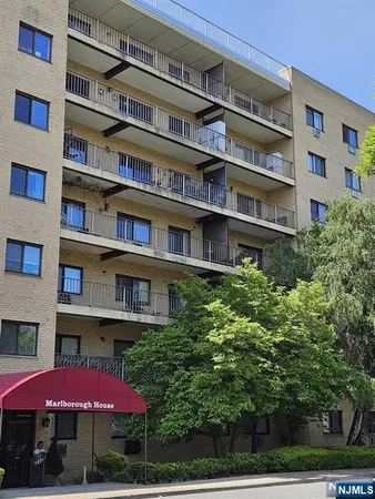 $2,100 | 44 South Main Street, Unit 6J, Lodi, NJ 07644