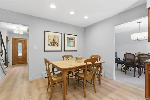$799,000 | 16 Amherst Lane, Smithtown, NY 11787