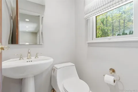$799,000 | 16 Amherst Lane, Smithtown, NY 11787