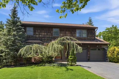 $799,000 | 16 Amherst Lane, Smithtown, NY 11787