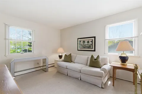 $799,000 | 16 Amherst Lane, Smithtown, NY 11787