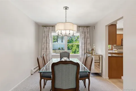 $799,000 | 16 Amherst Lane, Smithtown, NY 11787