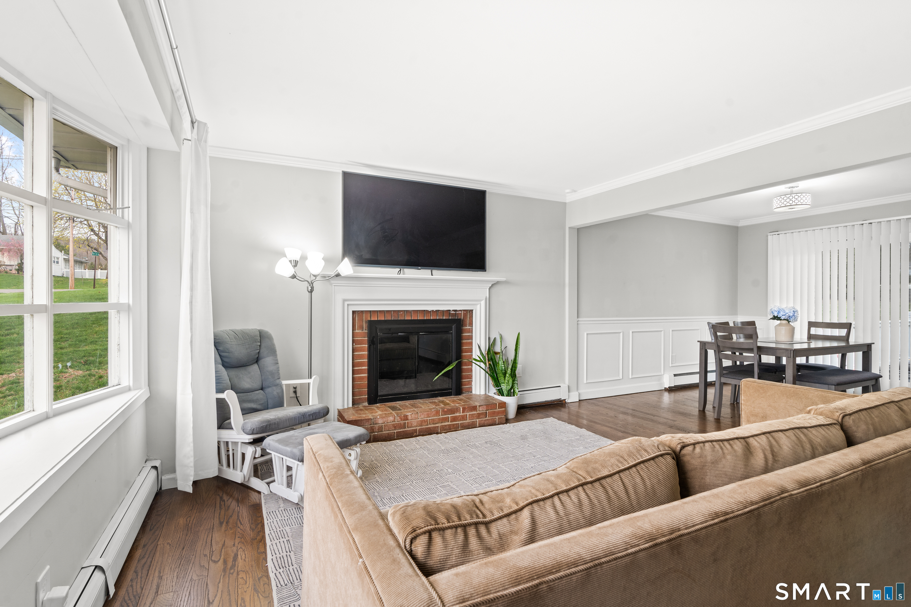 41 Pine Tree Ridge Meriden, CT 06450 - Photo 3 of 16 Living Room