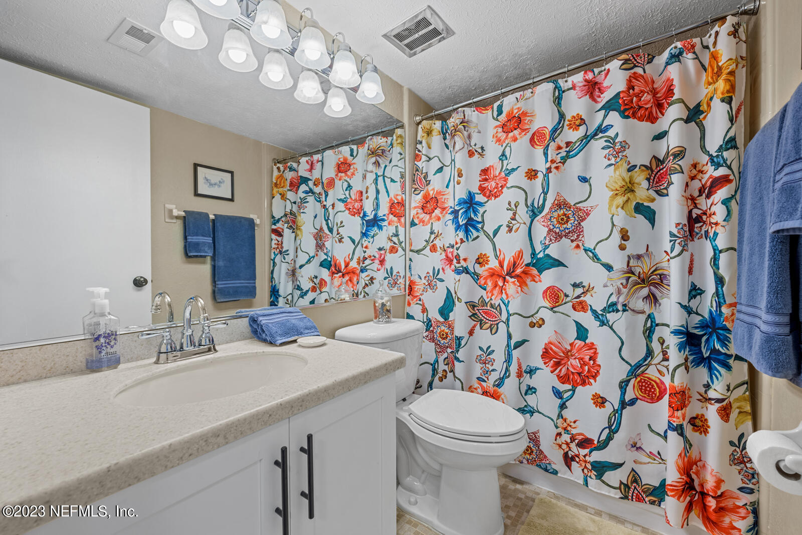 4915 Baymeadows Road, Unit 5F Jacksonville, FL 32217 - Photo 21 of 35 Guest Bath