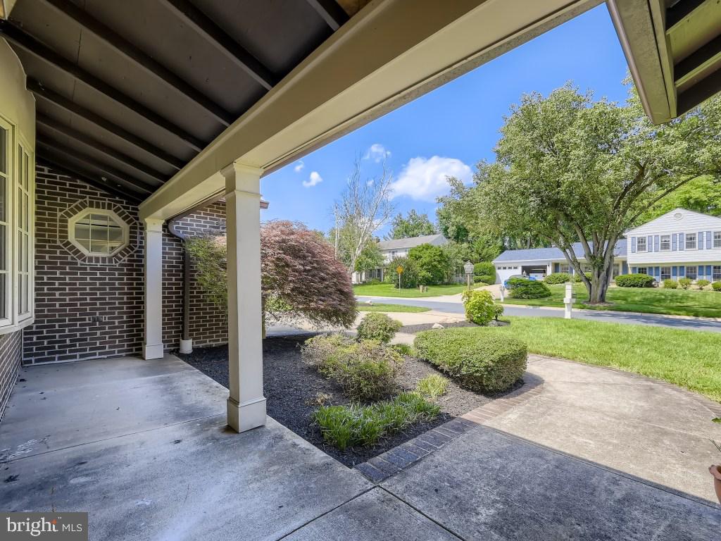 1609 Hopefield Road Silver Spring, MD 20905 - Photo 3 of 30 Front Entrance Way