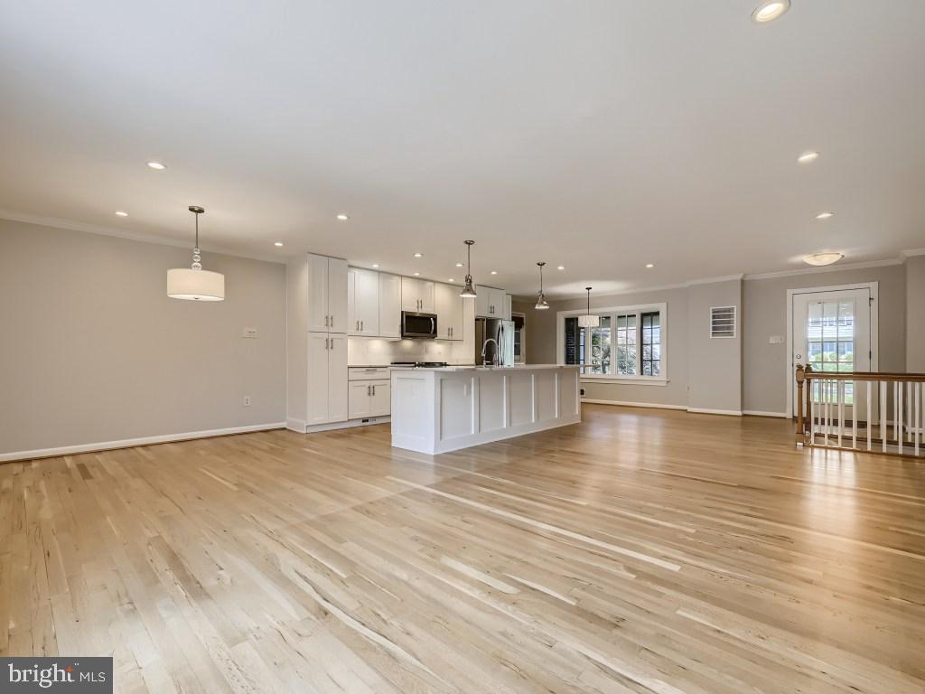 1609 Hopefield Road Silver Spring, MD 20905 - Photo 10 of 30 Main Living Area