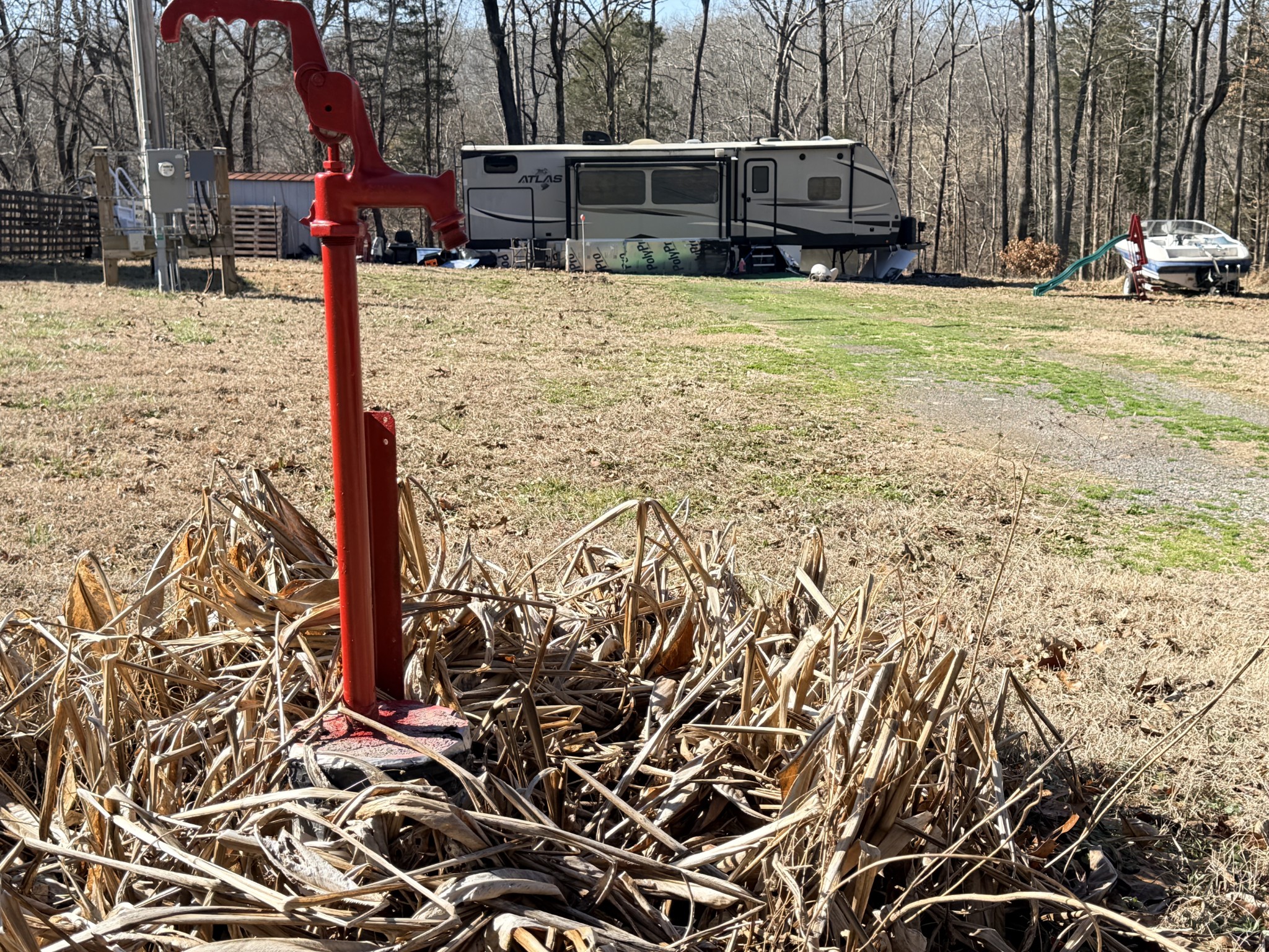 1324 Edmenson Road Clarksville, TN 37040 - Photo 4 of 14 a view of street with small yard