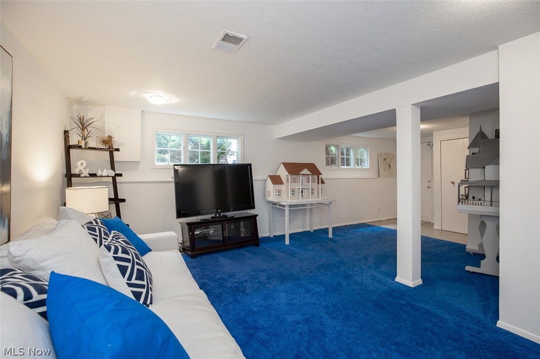 361 Skyview Road Cleveland, OH 44109 - Photo 26 of 38