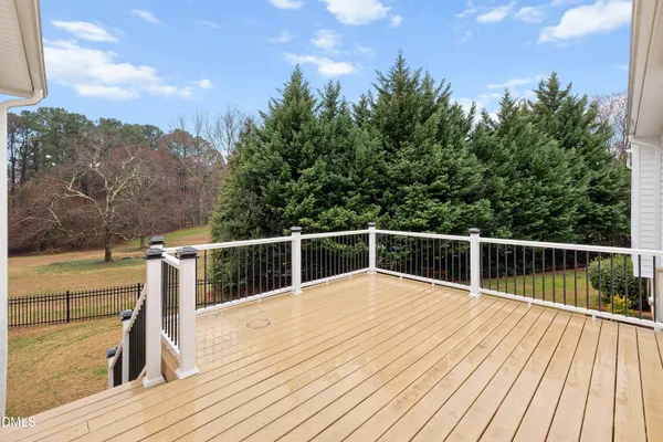 a picture of a wall with a white wall and a white wall