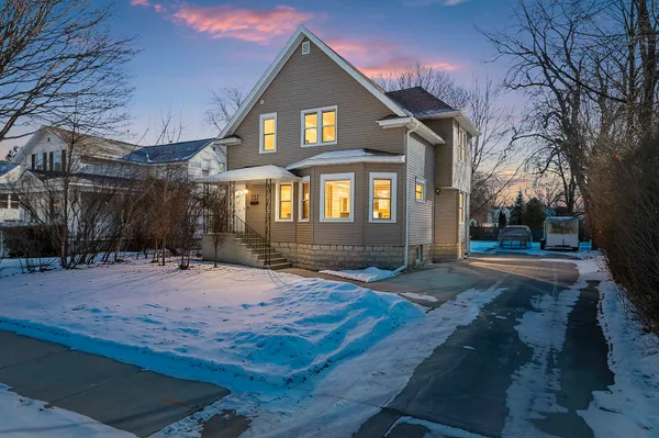 $349,900 | 337 South Quincy Street, Green Bay, WI 54301