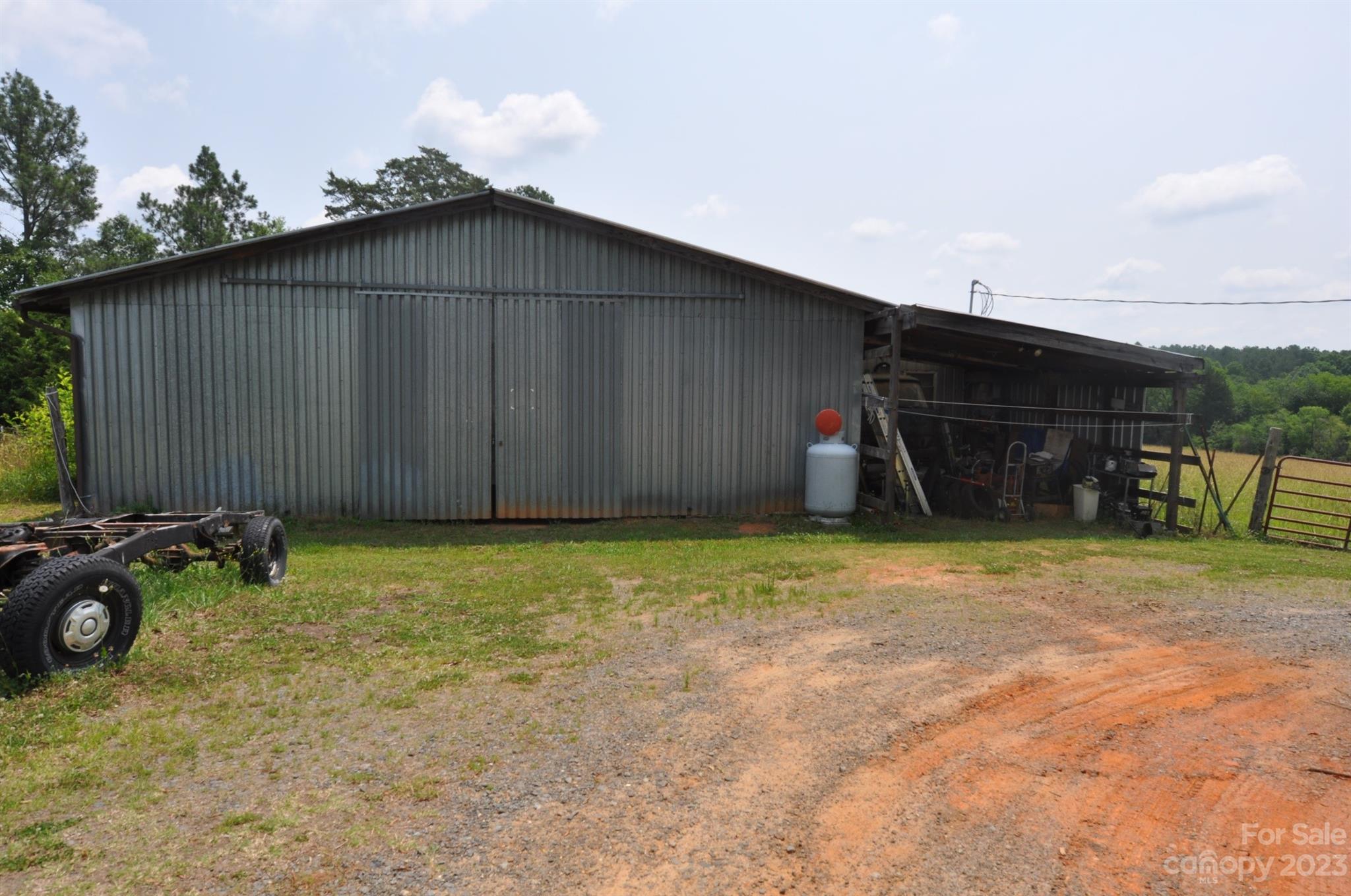 2546 Trussel Road Chester, SC 29706 - Photo 19 of 25 a backyard of a house