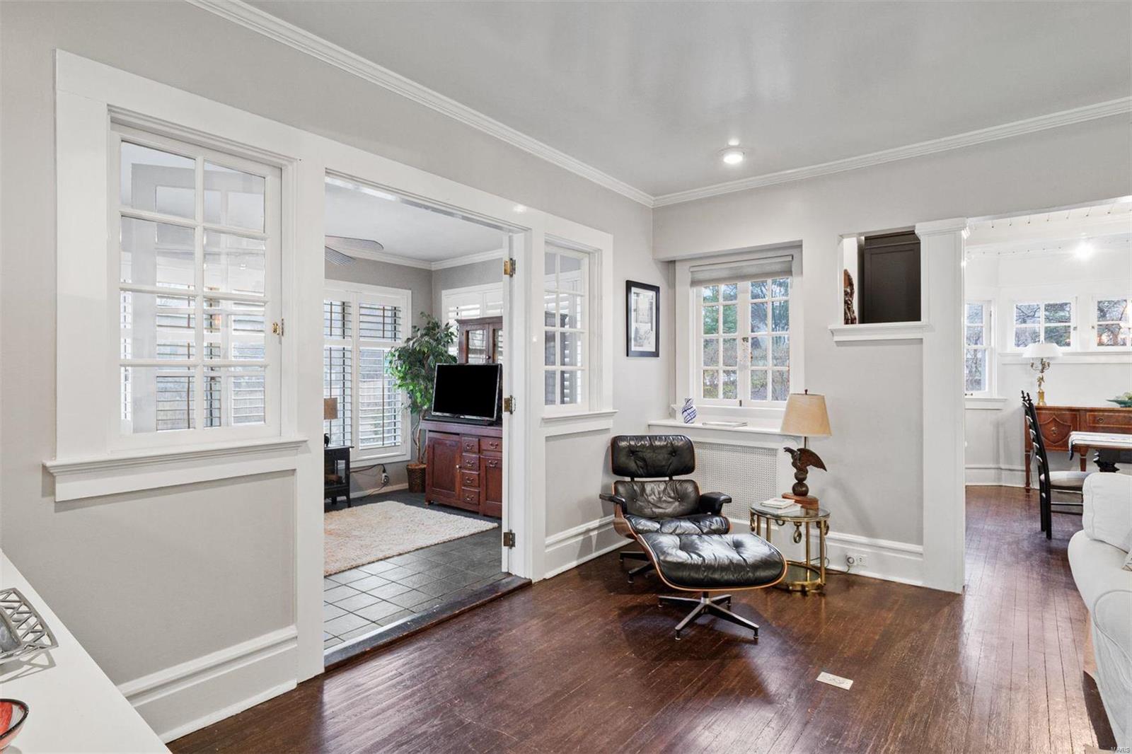 147 North Hanley Road St. Louis, MO 63105 - Photo 11 of 45 Gallery Image 11