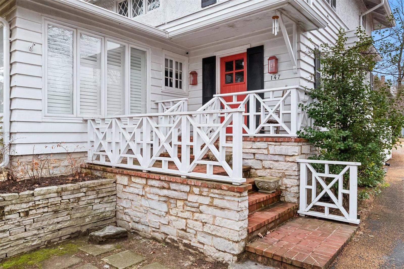 147 North Hanley Road St. Louis, MO 63105 - Photo 3 of 45 Gallery Image 3