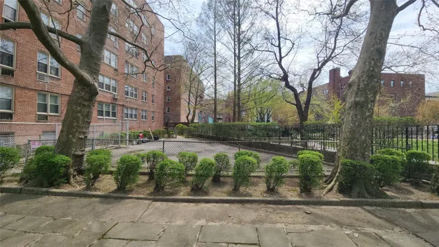 $245,000 | 92-30 56th Avenue, Unit 5F | Elmhurst