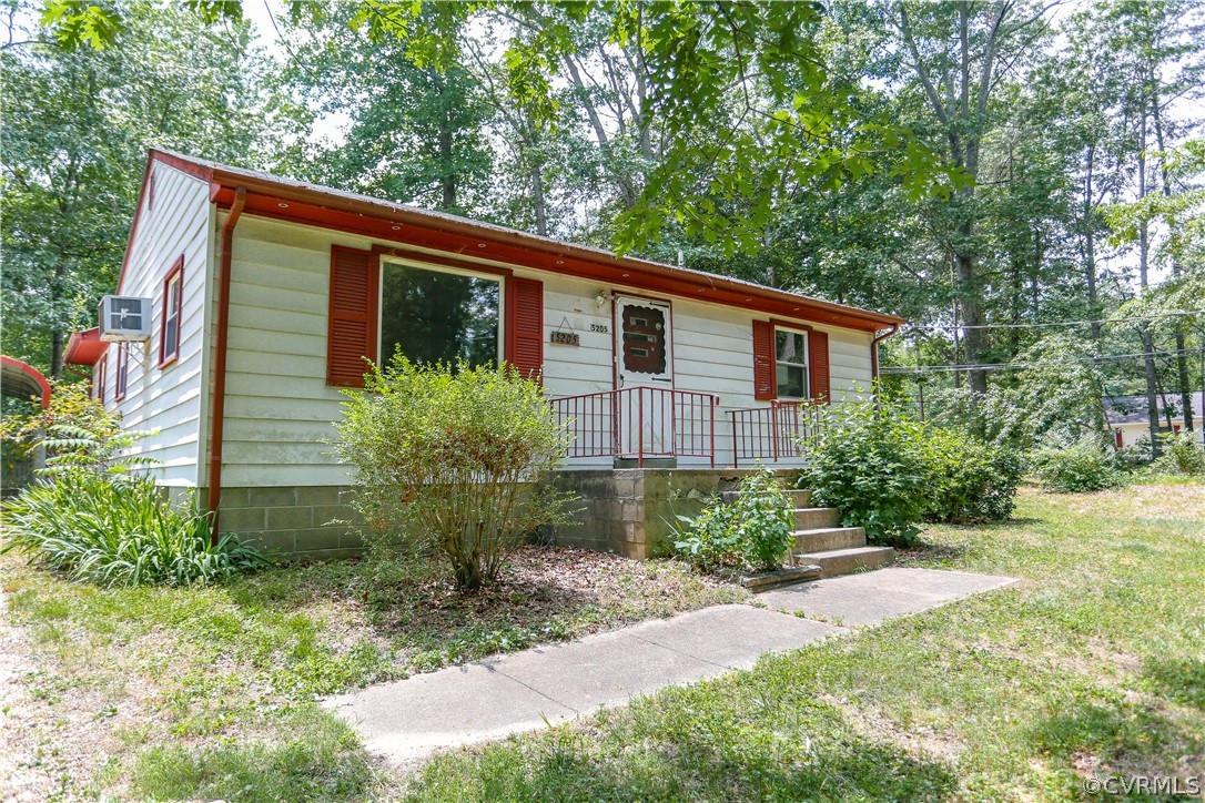5205 Hemlock Road Quinton, VA 23141 - Photo 1 of 26 Gallery Image 1