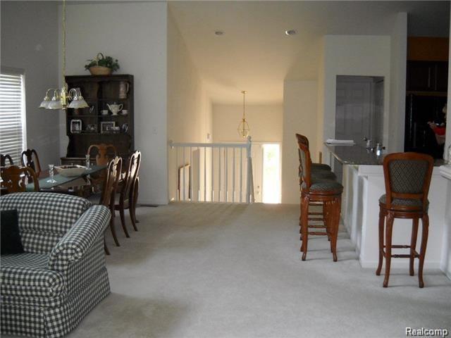 646 West Bluff Court Rochester, MI 48306 - Photo 6 of 13 Dining.jpg