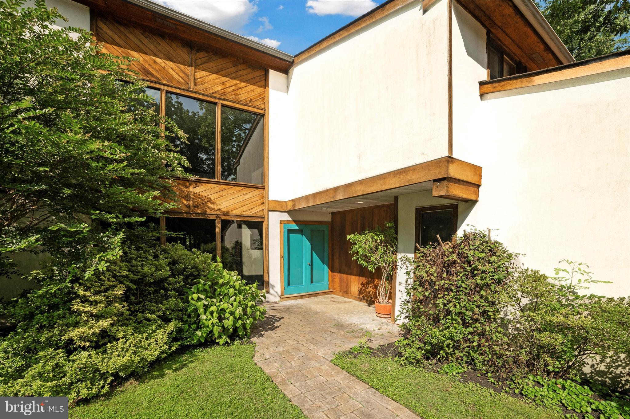 933 Hunt Road Broomall, PA 19008 - Photo 2 of 26