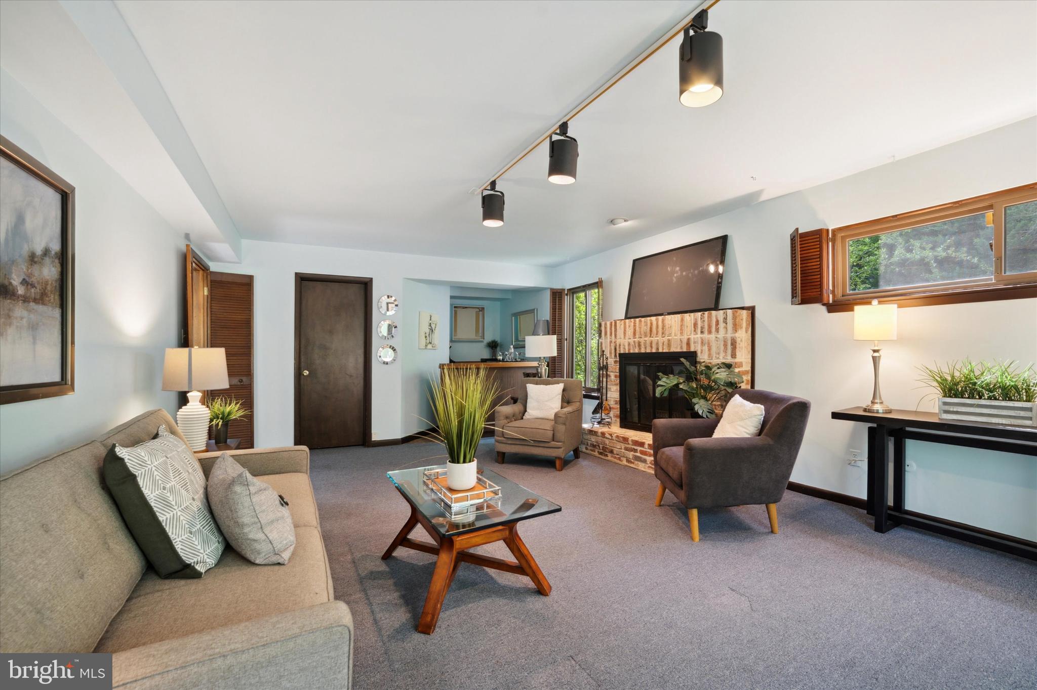 933 Hunt Road Broomall, PA 19008 - Photo 10 of 26