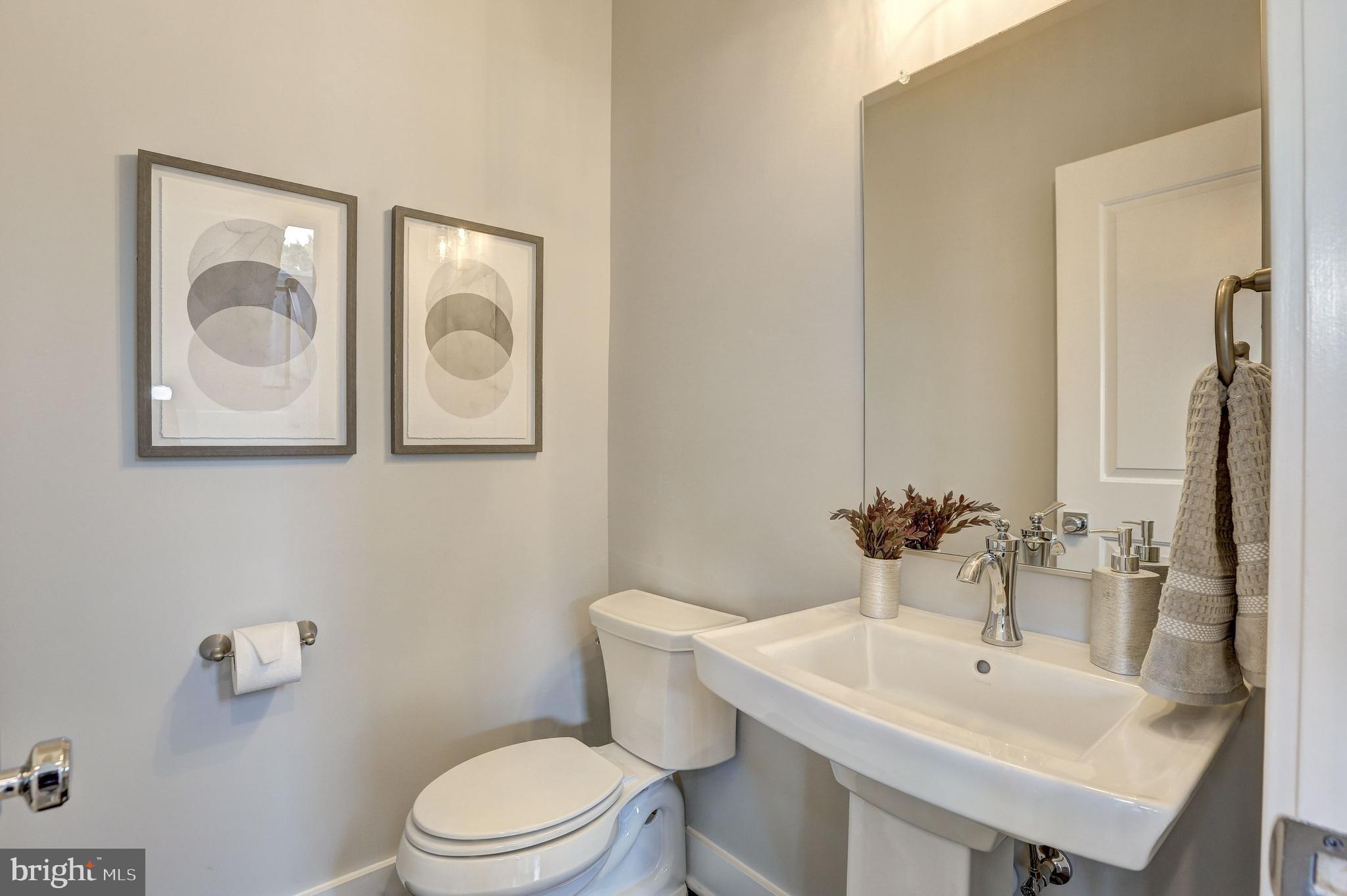 7517 Sebago Road Bethesda, MD 20817 - Photo 16 of 42 Powder Room