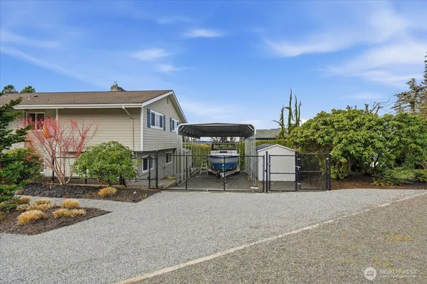 $2,000 | 3305 56th Street Southwest, Everett, WA 98203