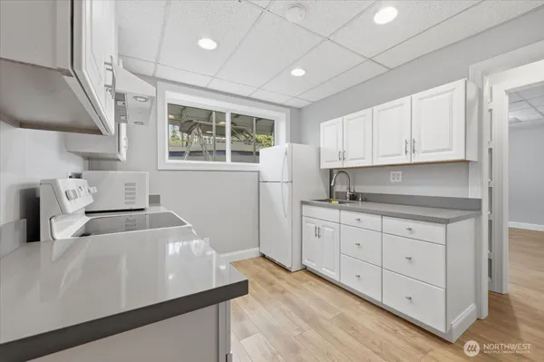 $2,000 | 3305 56th Street Southwest, Everett, WA 98203