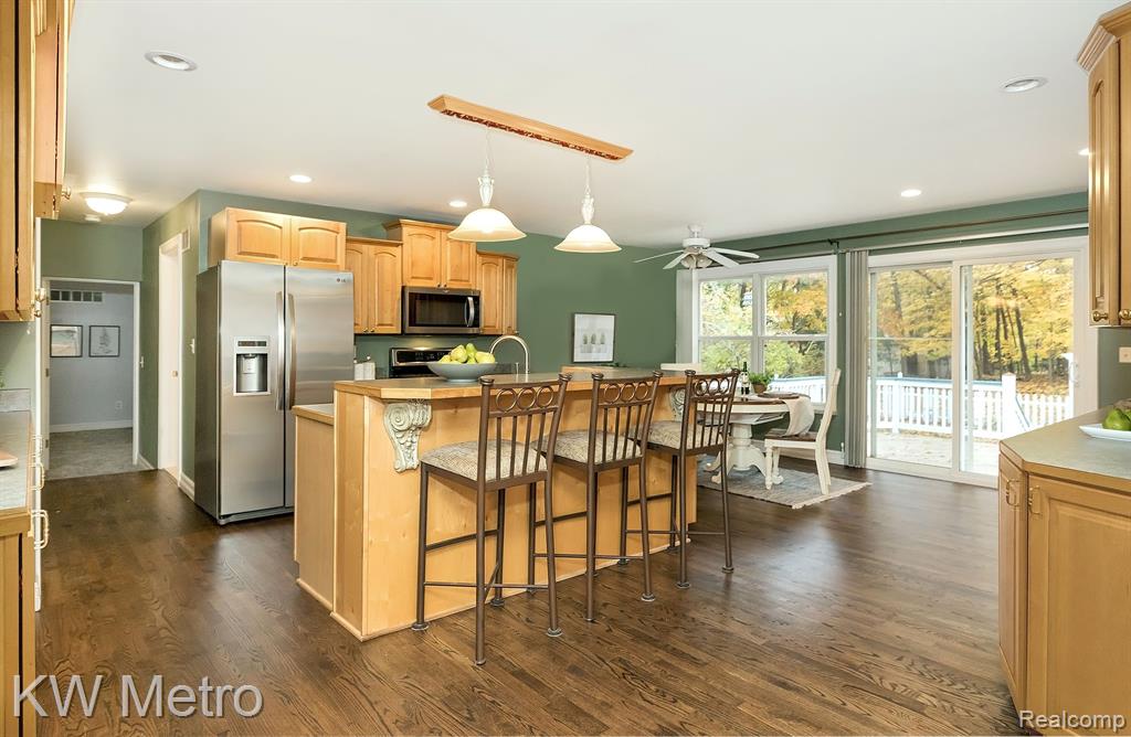 3462 Hazelton Avenue Rochester Hills, MI 48307 - Photo 8 of 44