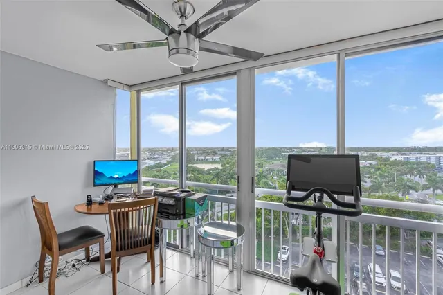 $215,000 | 4400 Hillcrest Drive, Unit 912B, Hollywood, FL 33021