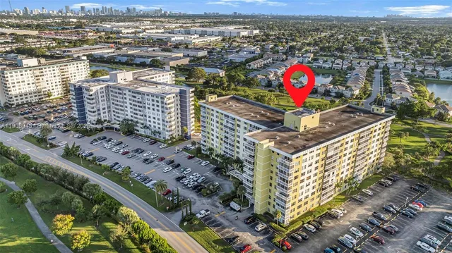 $215,000 | 4400 Hillcrest Drive, Unit 912B, Hollywood, FL 33021