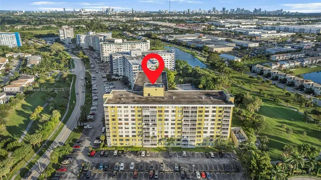 $215,000 | 4400 Hillcrest Drive, Unit 912B, Hollywood, FL 33021