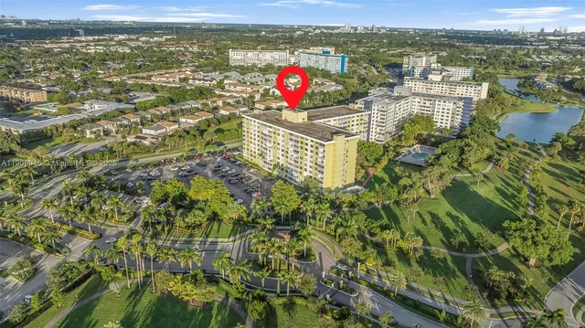 $215,000 | 4400 Hillcrest Drive, Unit 912B, Hollywood, FL 33021