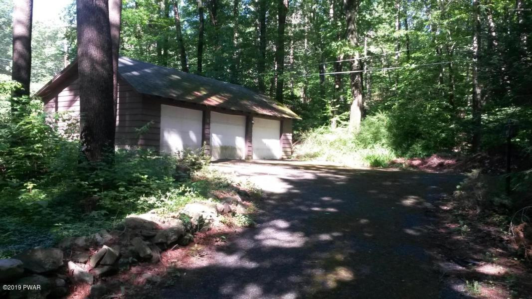 194 Monomonock Road Cresco, PA 18326 - Photo 25 of 35 Garage
