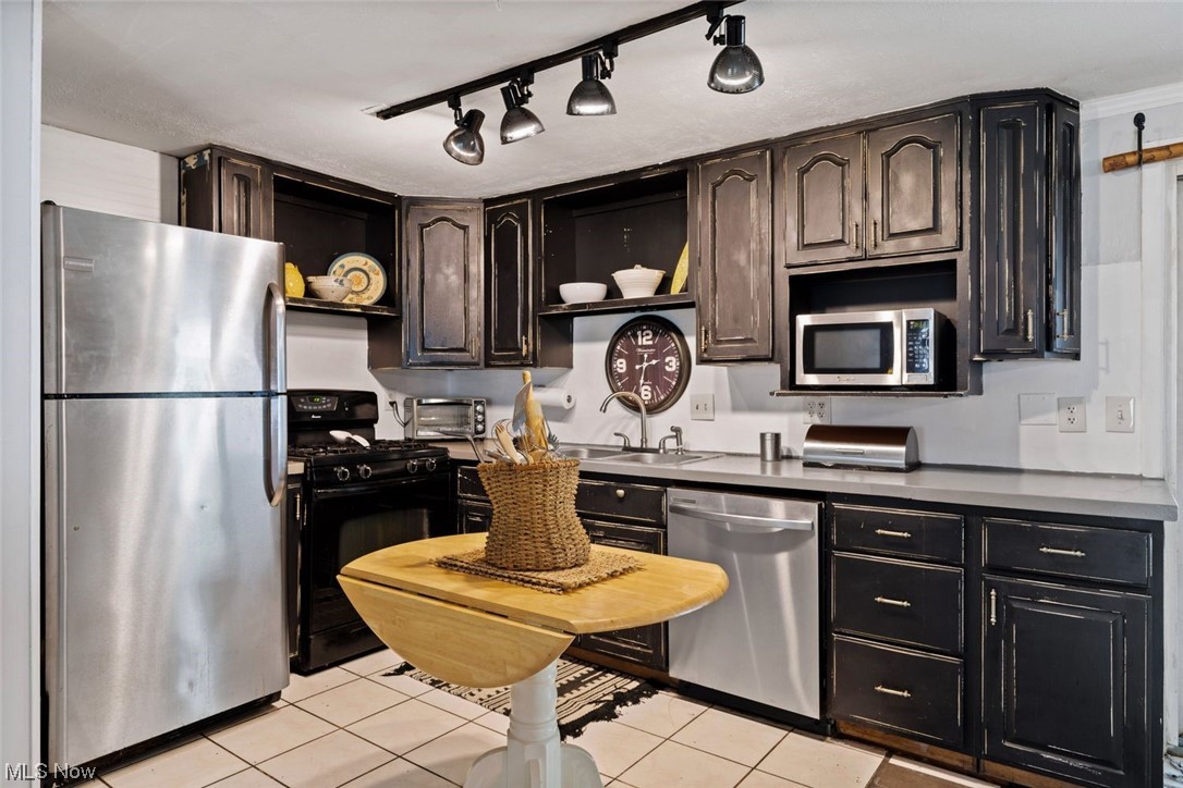 13554 Sheldon Road Brook Park, OH 44142 - Photo 11 of 35 Gallery Image 11