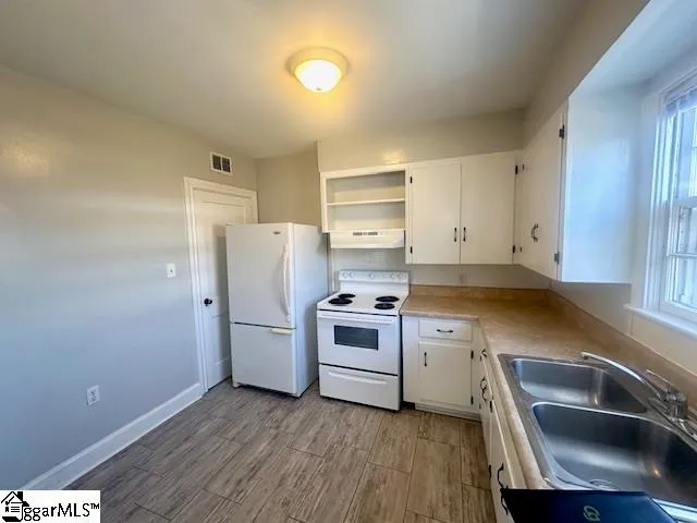 $1,600 | 608 Arlington Avenue, Greenville, SC 29601