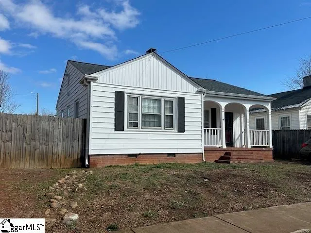 $1,600 | 608 Arlington Avenue, Greenville, SC 29601