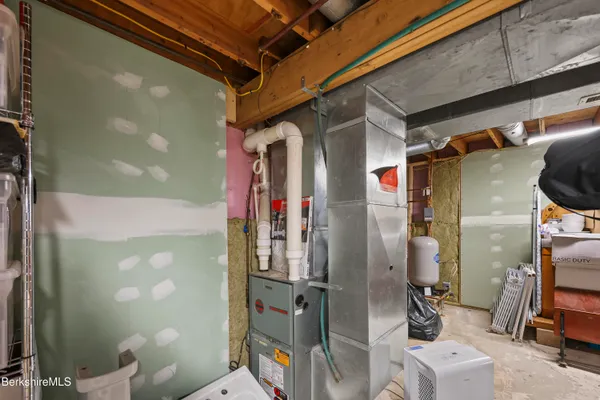 $333,000 | 13 Jordan Road, Cummington, MA 01026