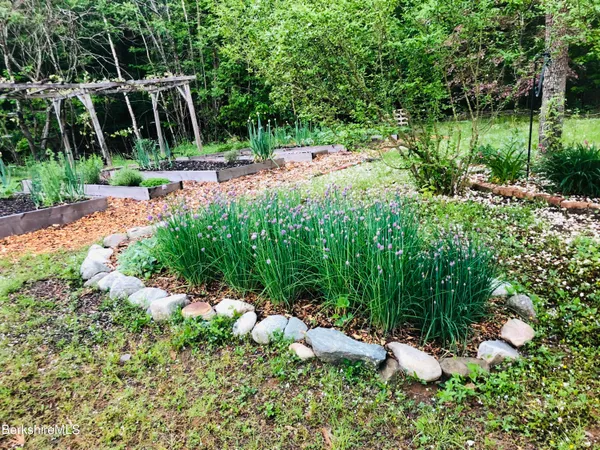 $333,000 | 13 Jordan Road, Cummington, MA 01026