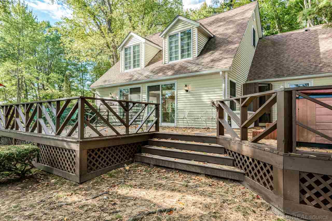 3955 Lakeshore Road Lexington, MI 48450 - Photo 6 of 51 31397860-5.JPG