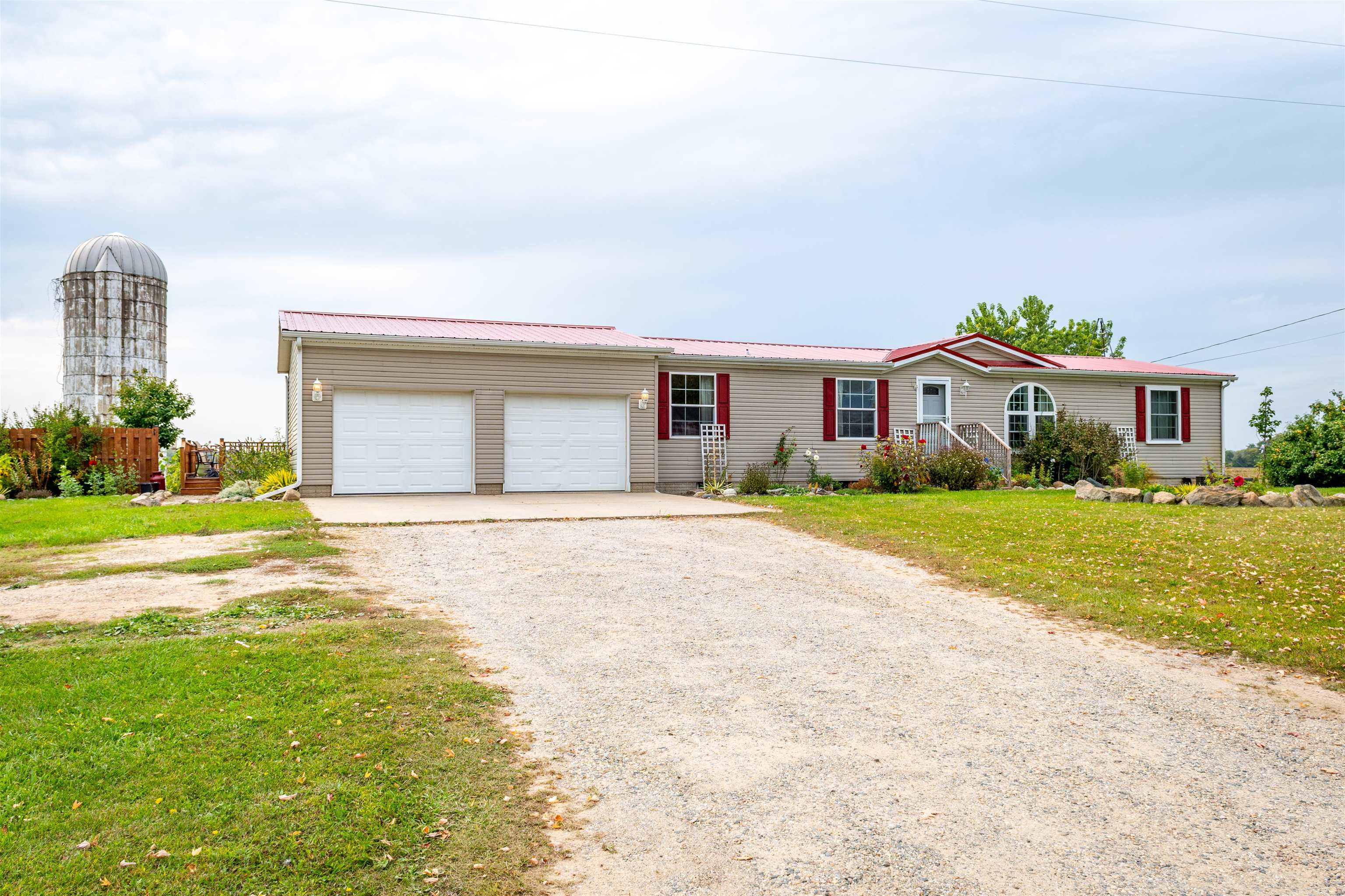 10440 South Lincoln Road Shepherd, MI 48883 - Photo 2 of 31