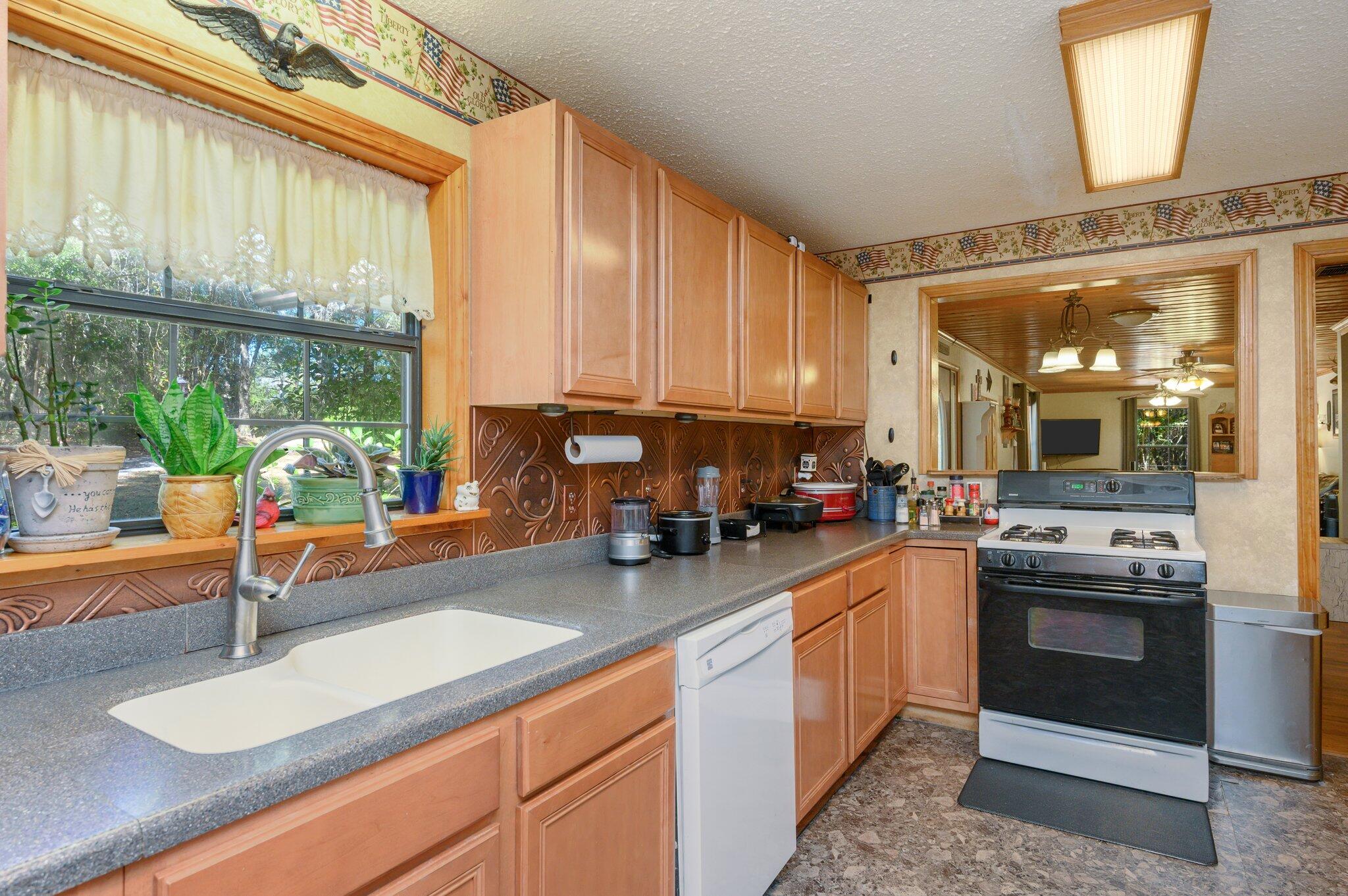 5747-j V Woolley Road Crestview, FL 32539 - Photo 11 of 21 Gallery Image 11