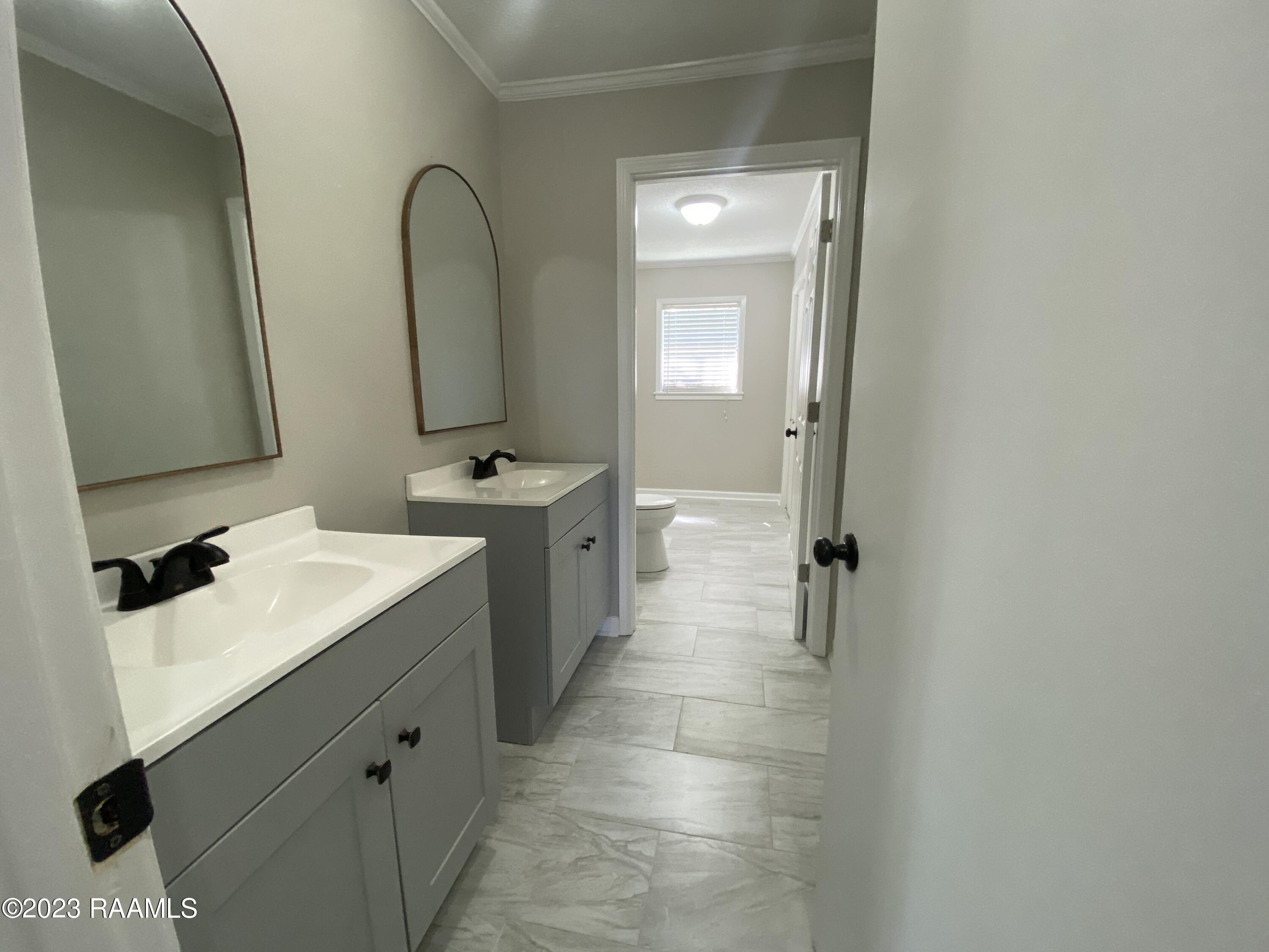 378 Credeur Road Sunset, LA 70584 - Photo 15 of 31 Guest Bath