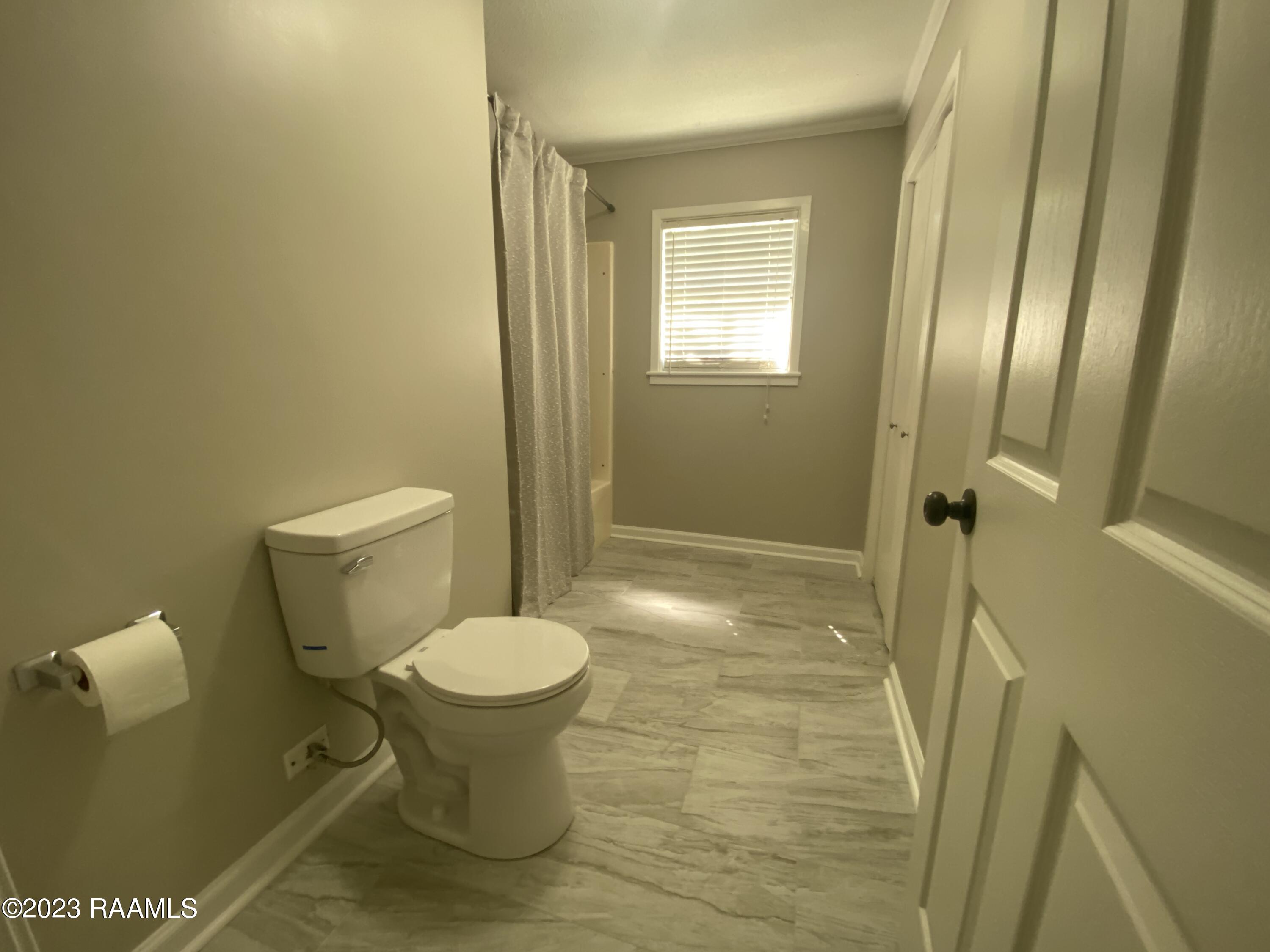 378 Credeur Road Sunset, LA 70584 - Photo 16 of 31 Guest Bath