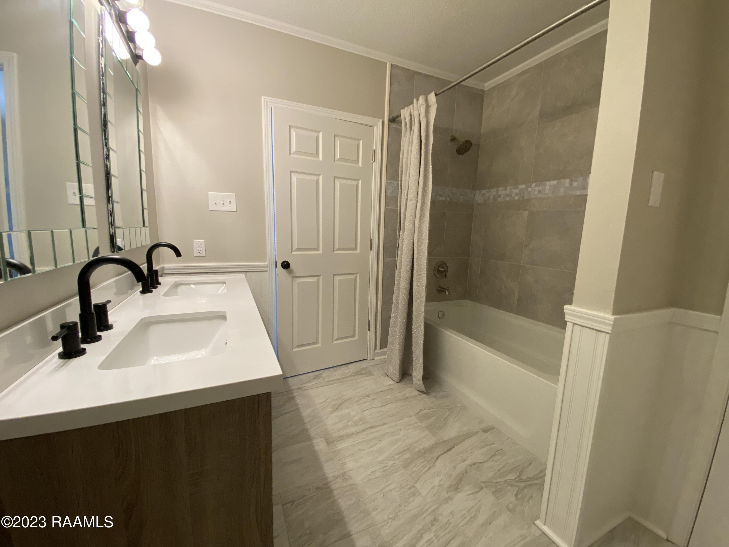 378 Credeur Road Sunset, LA 70584 - Photo 20 of 31 Master Bath